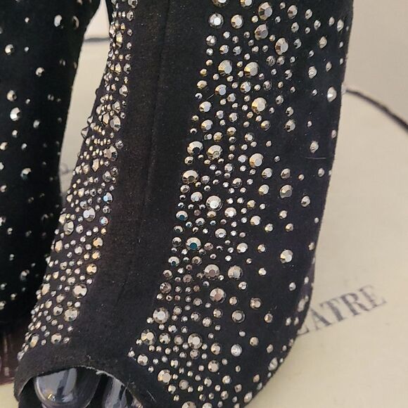 - Jennifer Lopez Black Sparkle Shoes - Picture 4 of 12